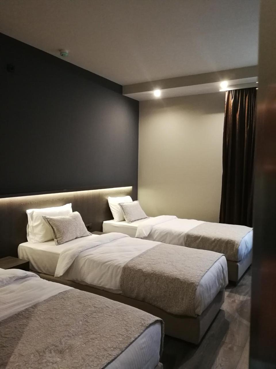 Hotel Ub Business & Wellness Ub ภายนอก รูปภาพ