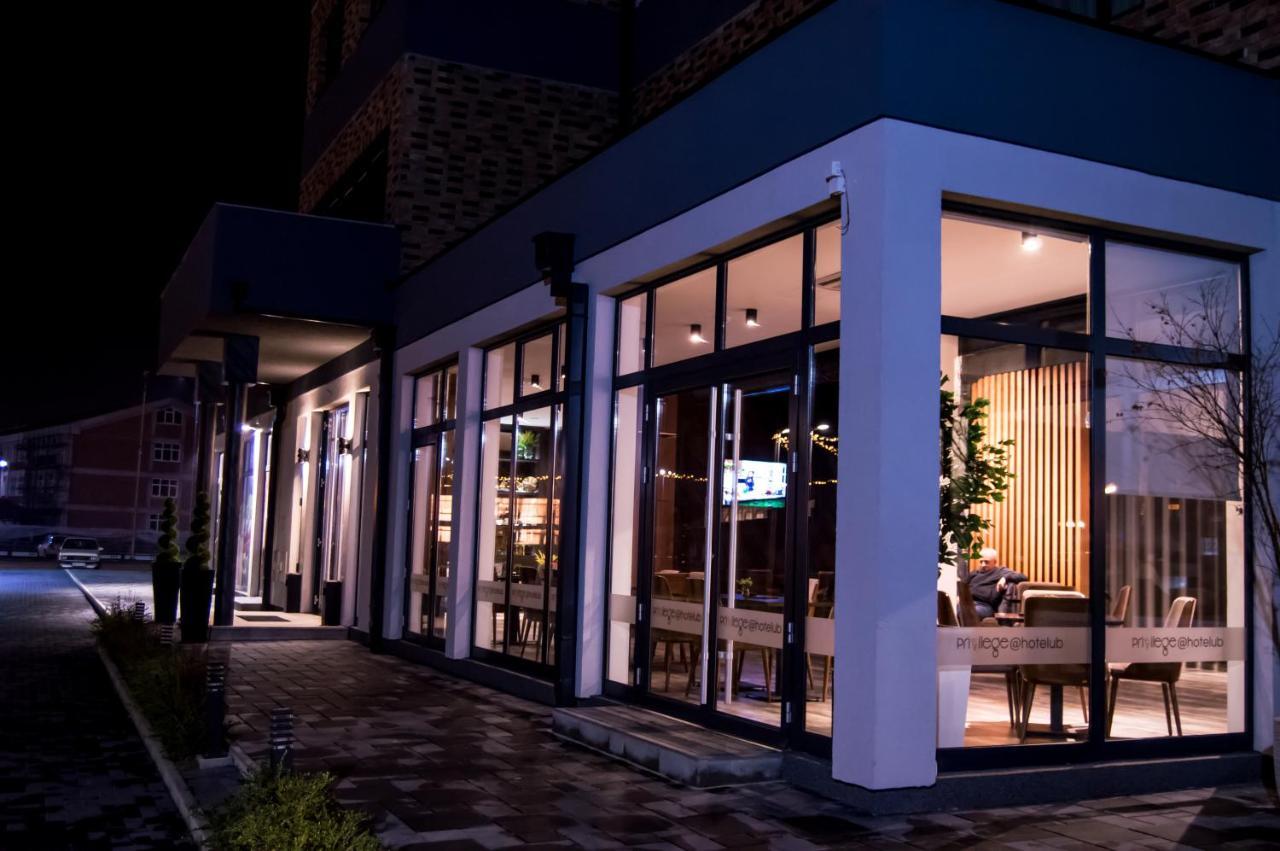 Hotel Ub Business & Wellness Ub ภายนอก รูปภาพ
