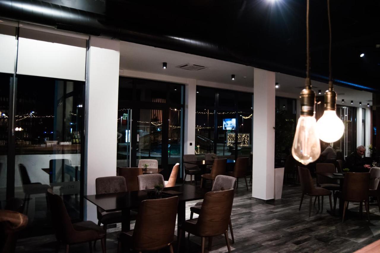 Hotel Ub Business & Wellness Ub ภายนอก รูปภาพ