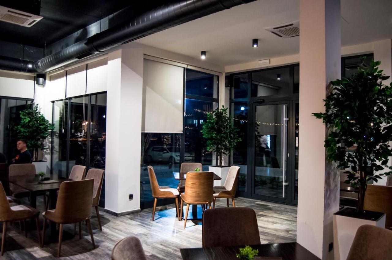 Hotel Ub Business & Wellness Ub ภายนอก รูปภาพ