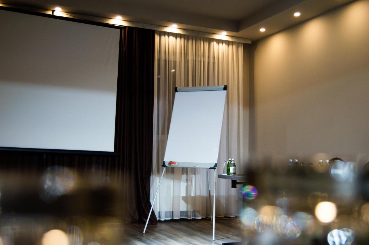 Hotel Ub Business & Wellness Ub ภายนอก รูปภาพ