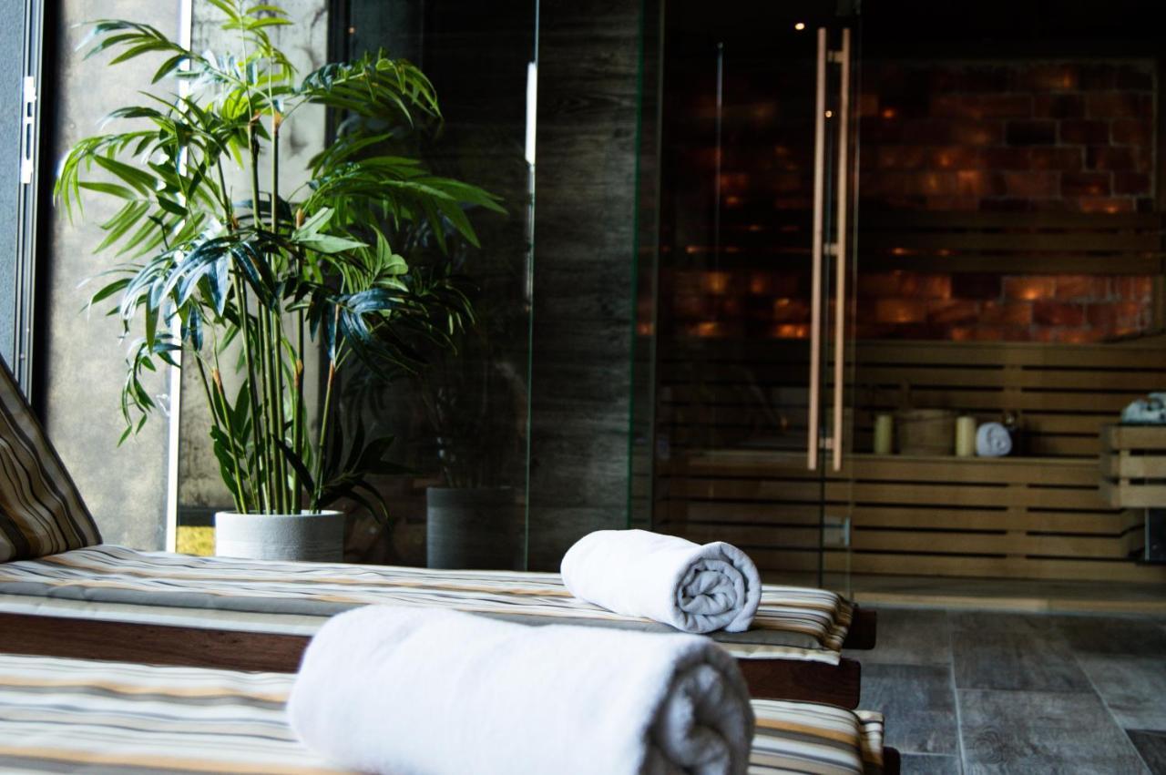 Hotel Ub Business & Wellness Ub ภายนอก รูปภาพ