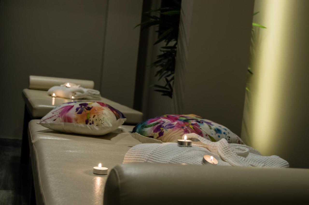 Hotel Ub Business & Wellness Ub ภายนอก รูปภาพ