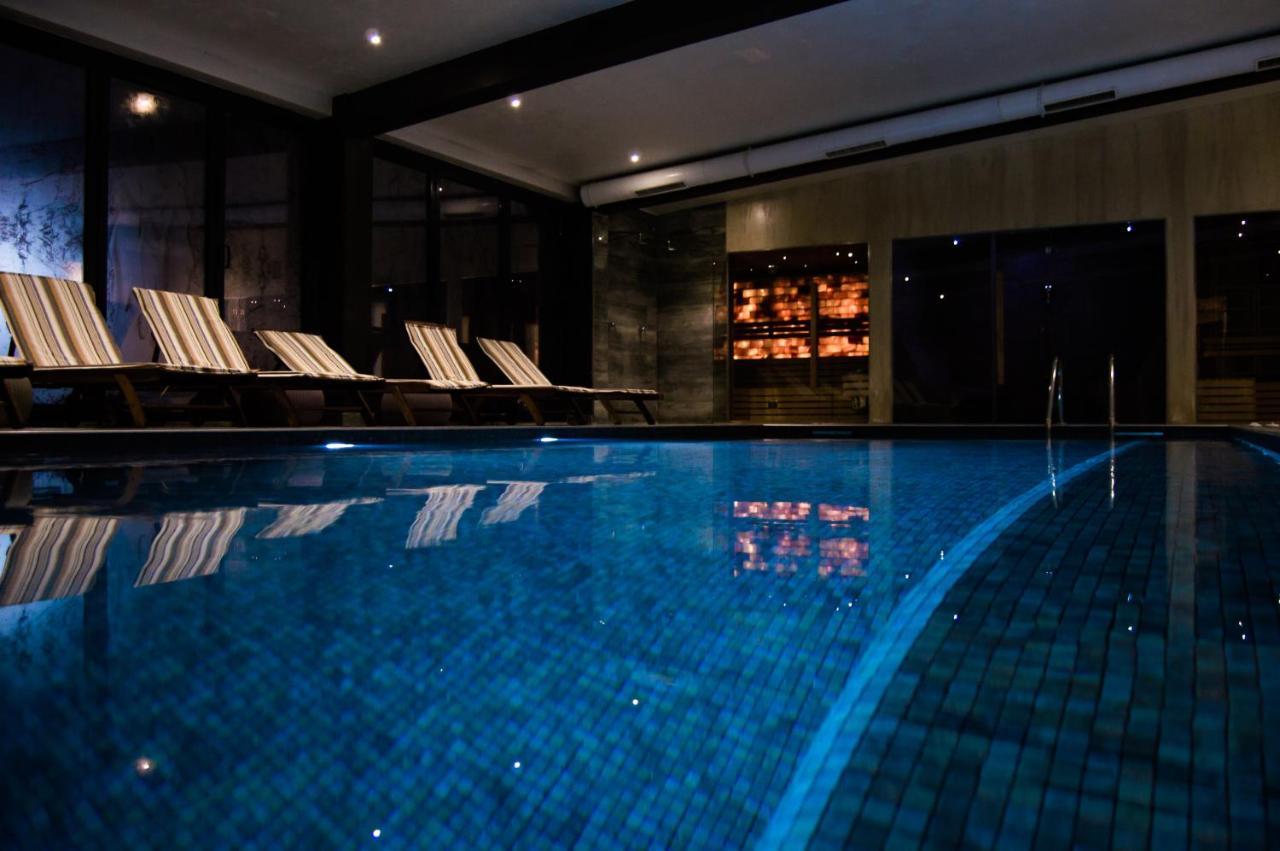 Hotel Ub Business & Wellness Ub ภายนอก รูปภาพ